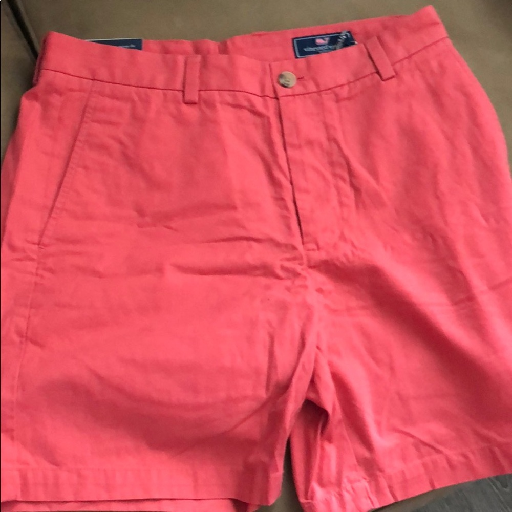 Vineyard vine breaker shorts size 32